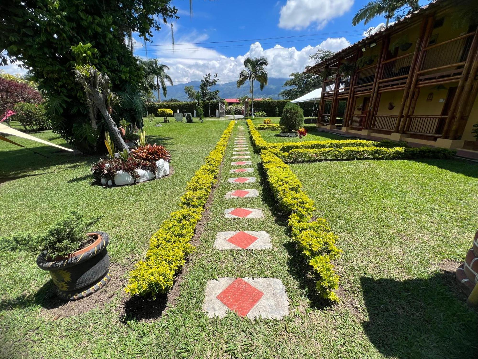 Villa Alejandra Del Quindio Calarcá Exterior photo