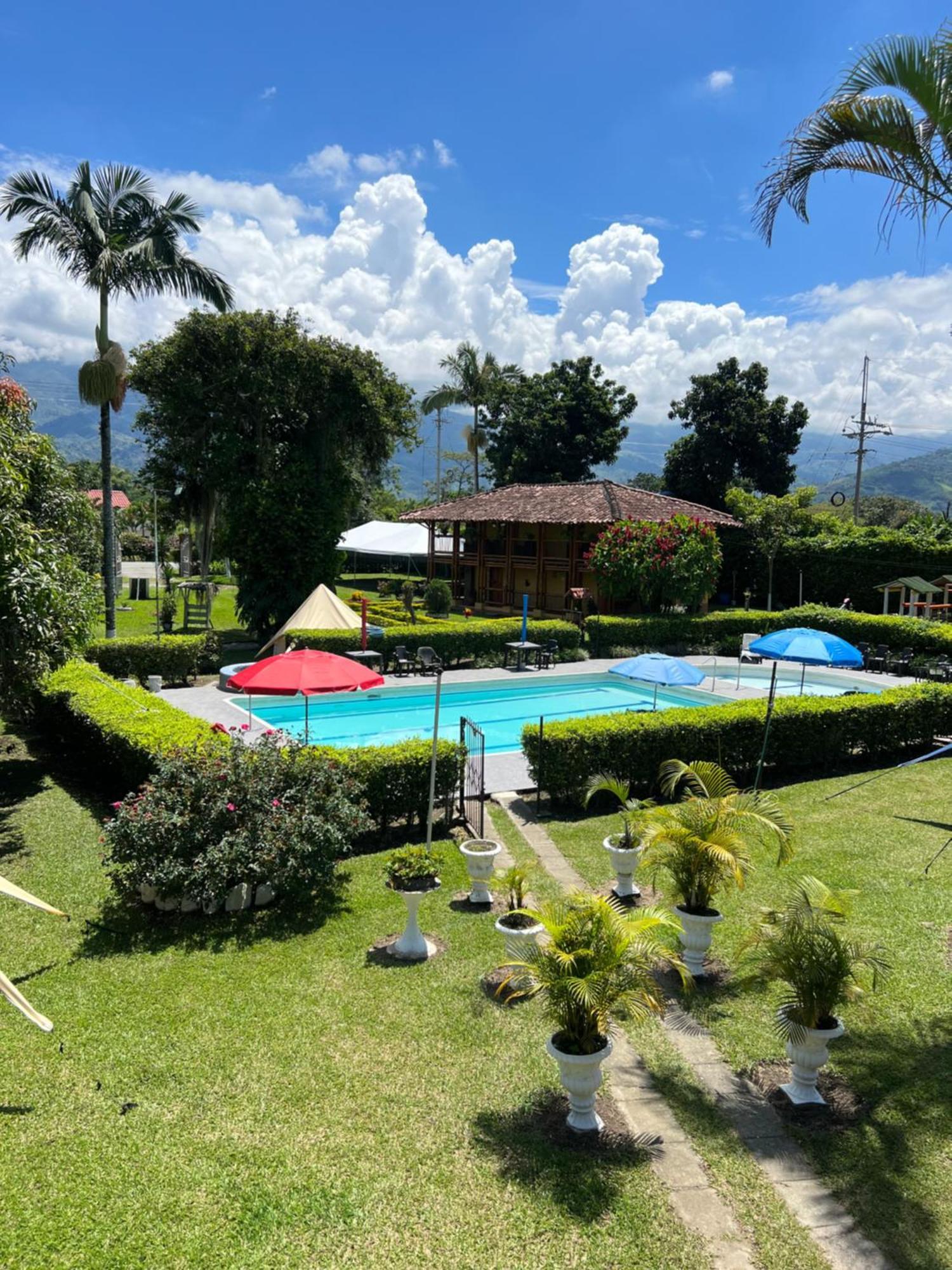 Villa Alejandra Del Quindio Calarcá Exterior photo