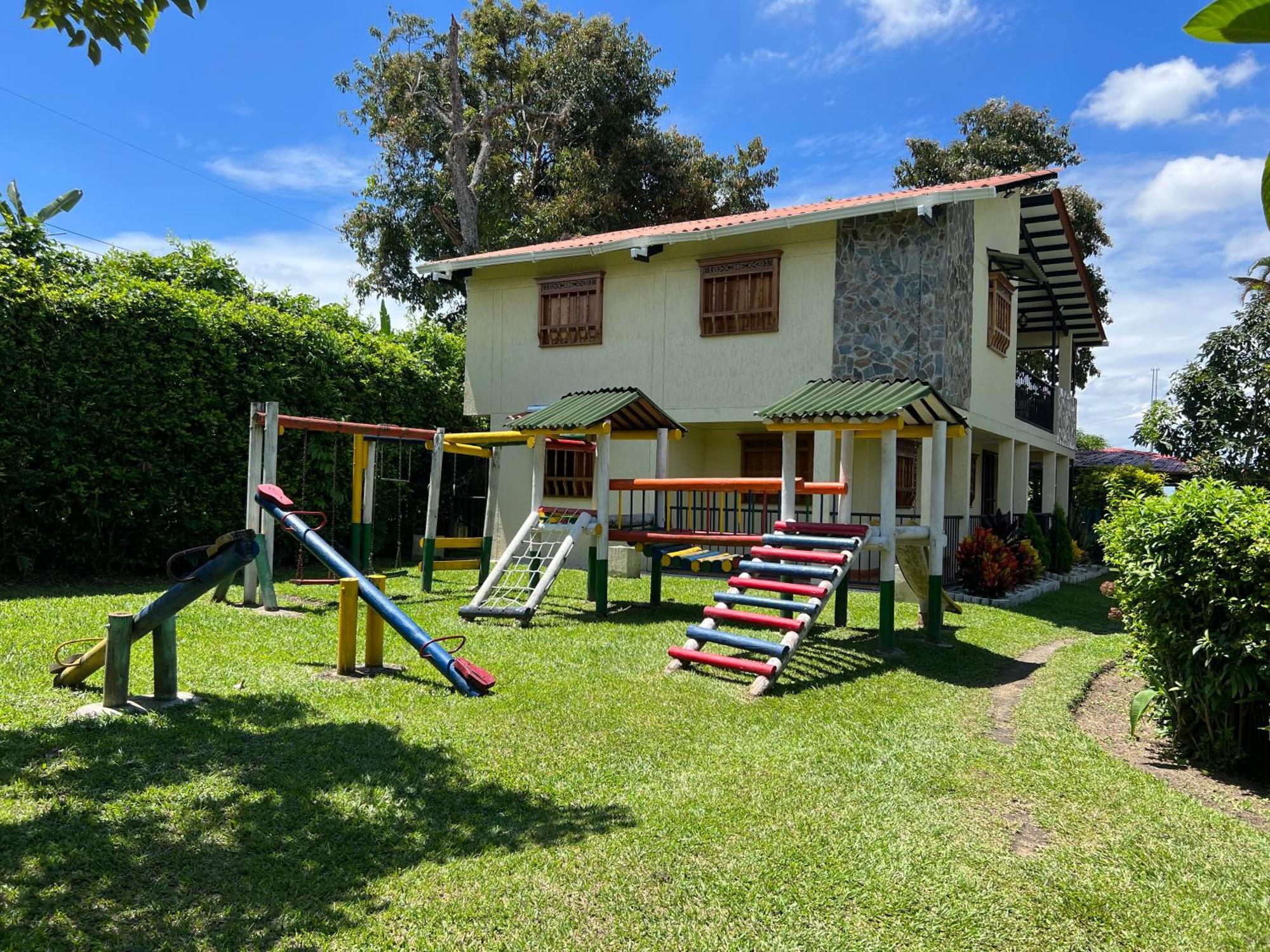 Villa Alejandra Del Quindio Calarcá Exterior photo