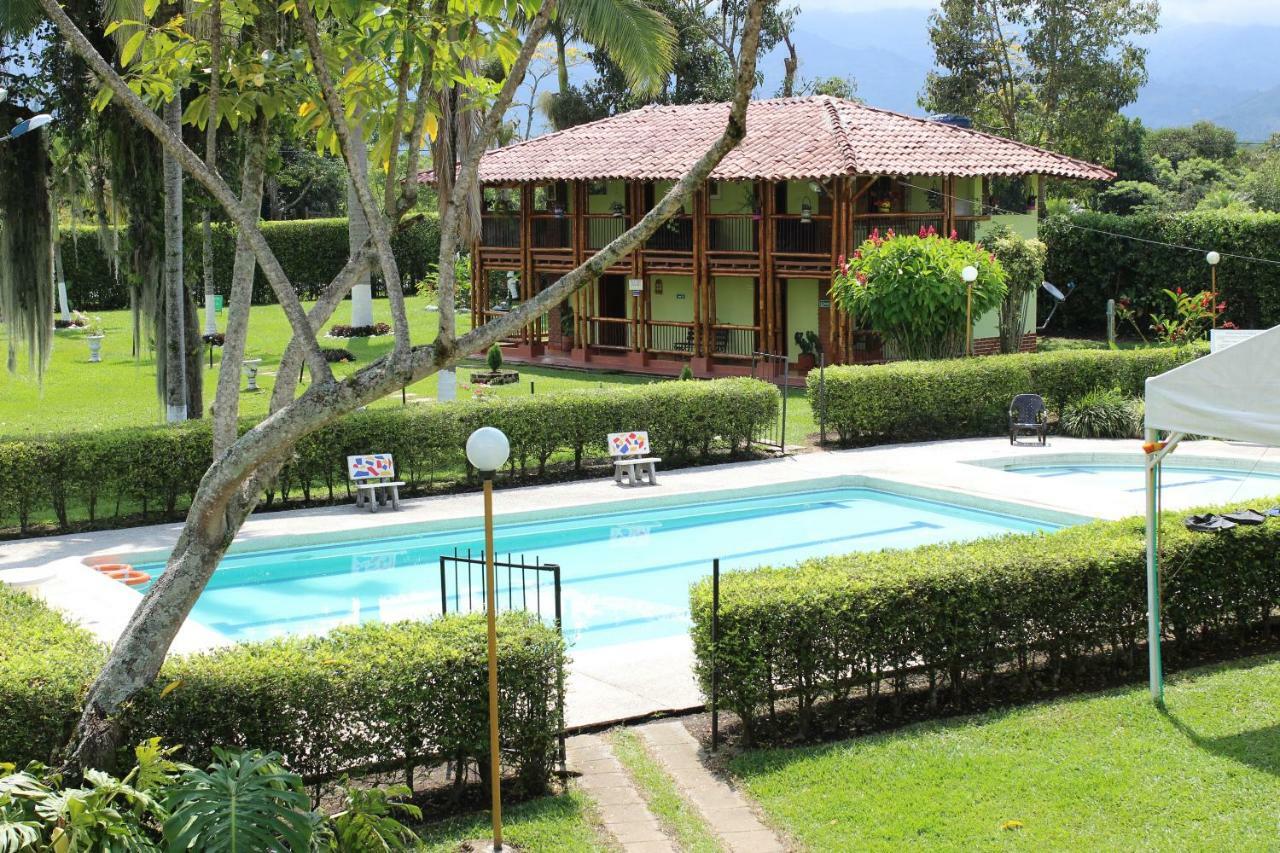 Villa Alejandra Del Quindio Calarcá Exterior photo